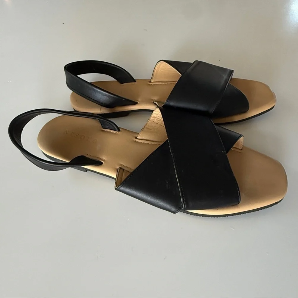 NISOLO | All-Day Cross Strap Sandal, Black, 9